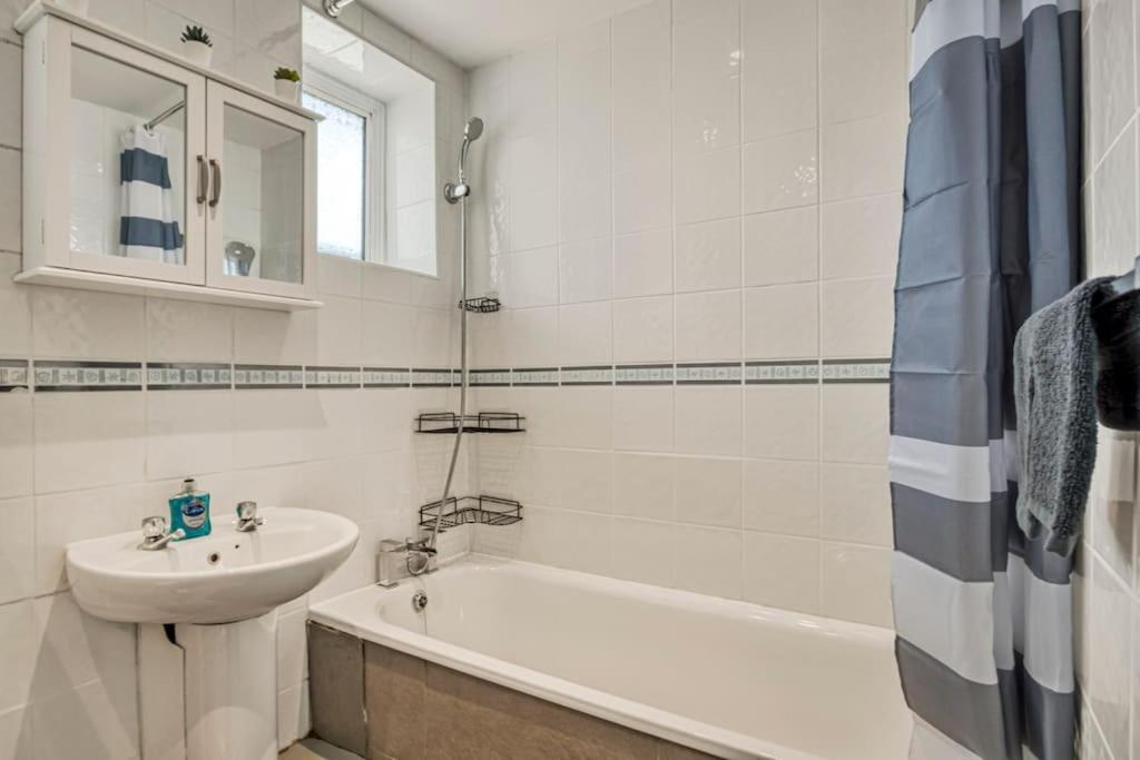 Lovely 3-Bed Clapham Common 伦敦 外观 照片