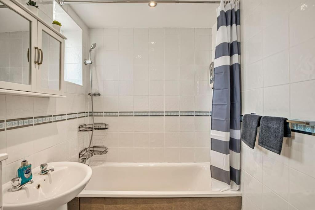 Lovely 3-Bed Clapham Common 伦敦 外观 照片